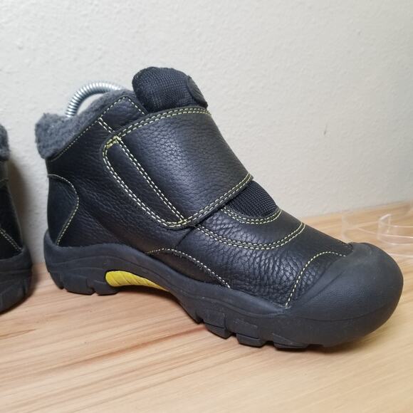 Keen Big Kids Size 4 Winter Snow Booties Black Leather Wide Strap Slip On - Picture 5 of 11